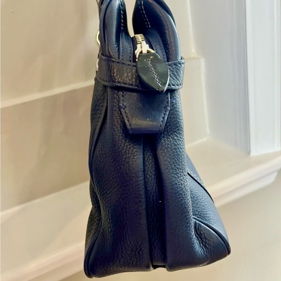 Vintage Coach Navy Blue Leather Handbag! - Picture 7 of 11